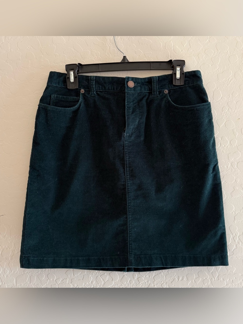 LL Bean, 6P, favorite fit, green corduroy mini skirt